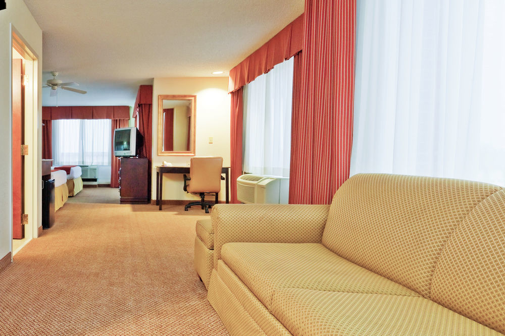 Best Western Plus Philadelphia-Choctaw Hotel And Suites Exterior photo
